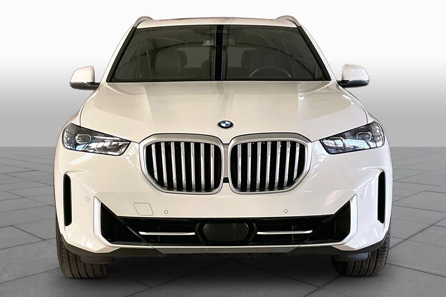 Used 2026  BMW xDrive40i image 3