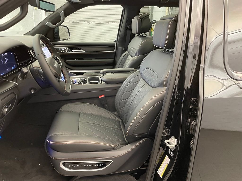 New 2026 High Gloss Black Jeep Summit Reserve image 24