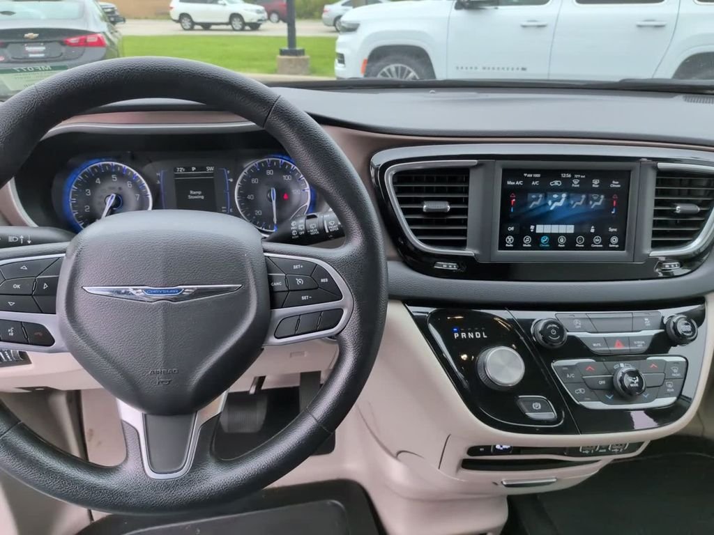 Used 2021 White Chrysler LXI image 26