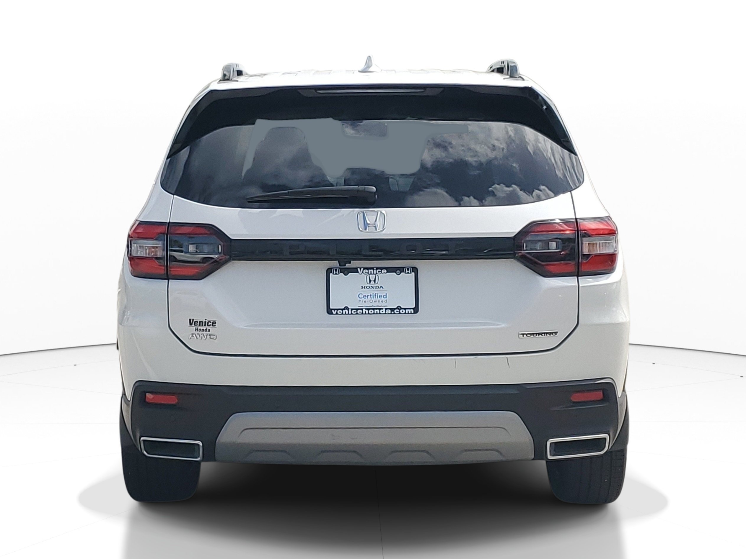 Used 2025 White Honda Touring image 4