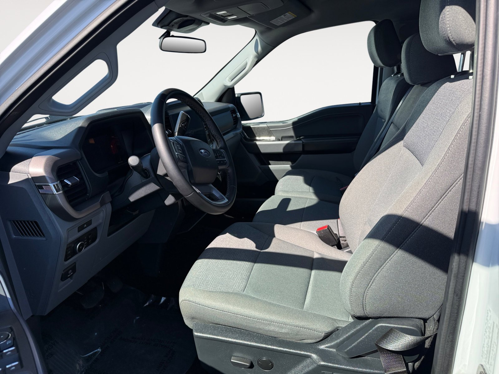 Certified Used 2025 Oxford White Ford XLT image 10