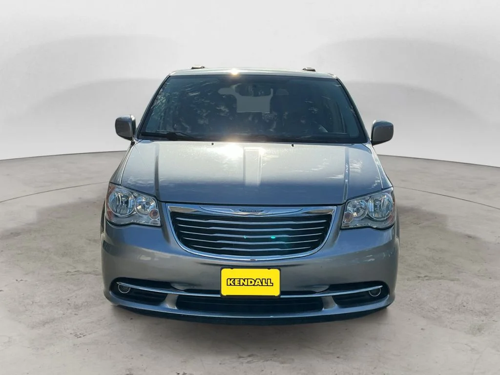 Used 2016 Silver Chrysler Touring image 2