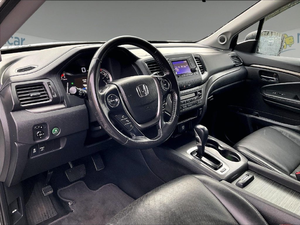 Used 2018 White Honda RTL image 8