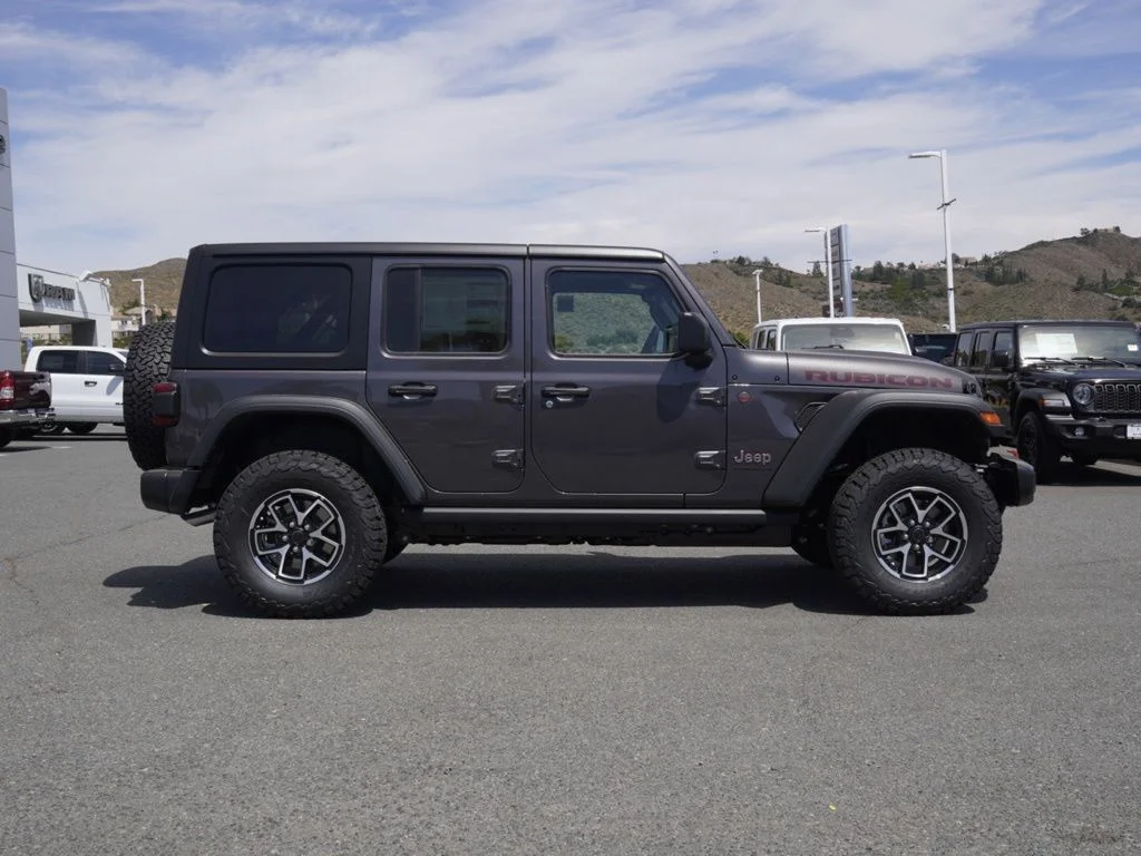 New 2026 Granite Crystal Metallic Clear-Coat Exterior Paint Jeep Rubicon image 3