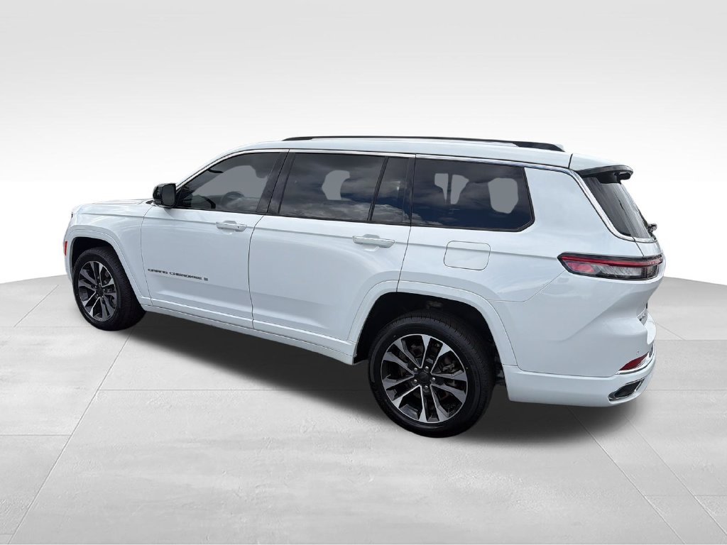 Used 2021 White Jeep Overland image 3