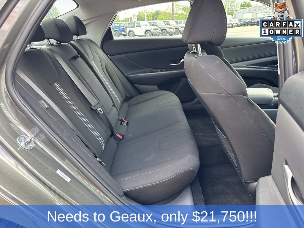 Used 2025 Gray Hyundai SEL Convenience image 20