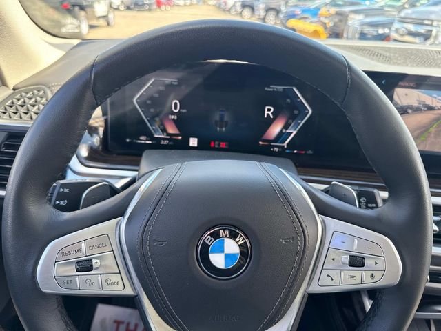 Used 2025 Black Sapphire Metallic BMW xDrive40i image 35