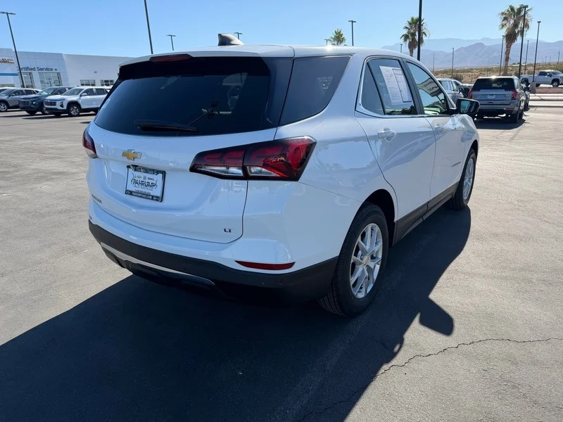 Used 2024 Summit White Chevrolet LT image 3