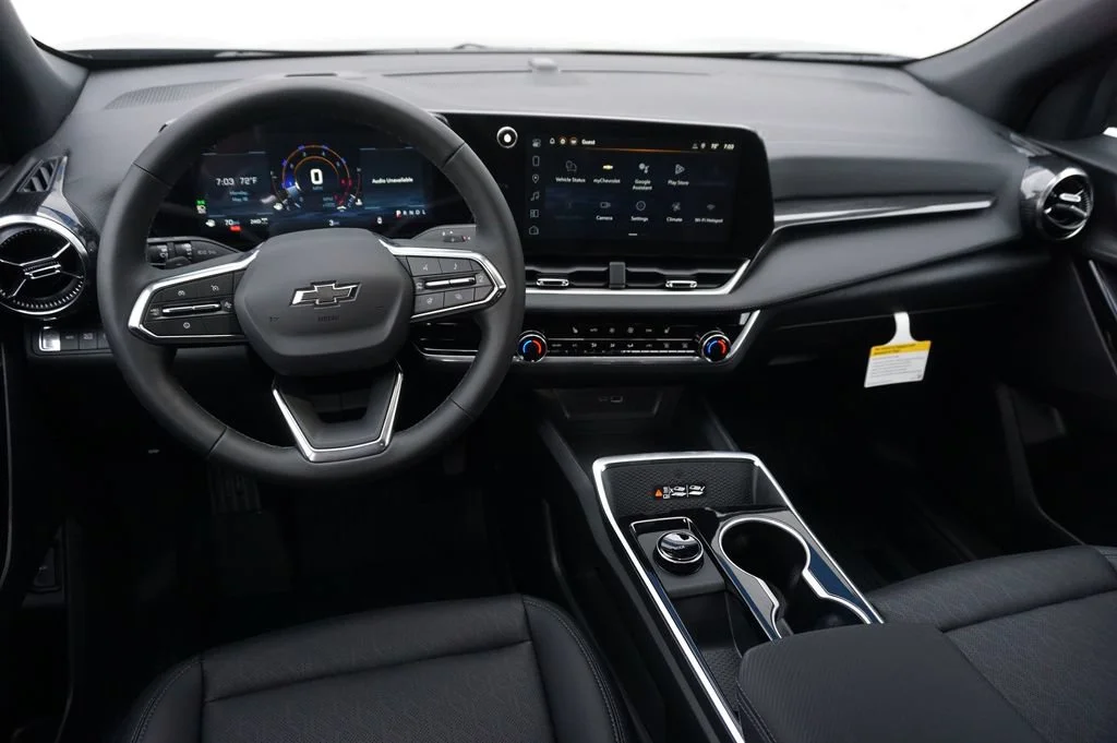 2027 Chevrolet Equinox LT - Photo 13