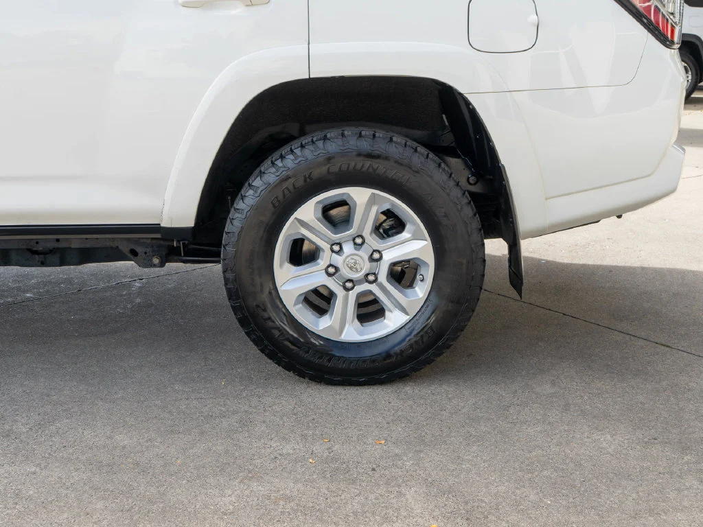 Used 2020 White Toyota SR5 Premium image 31