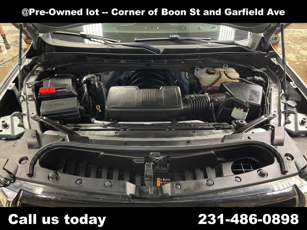 Used 2023  GMC SLE image 10