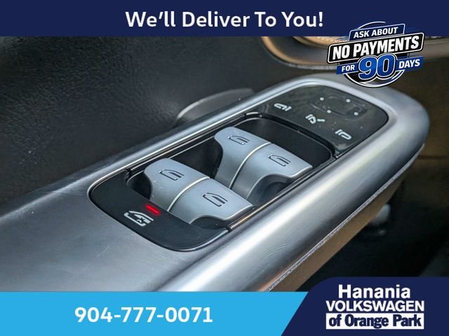 Used 2023  Mercedes-Benz C 300 image 30