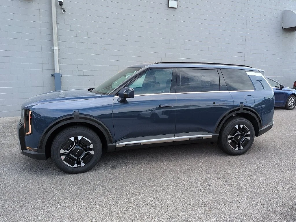 New 2027 Midnight Lake Blue Kia EX image 4