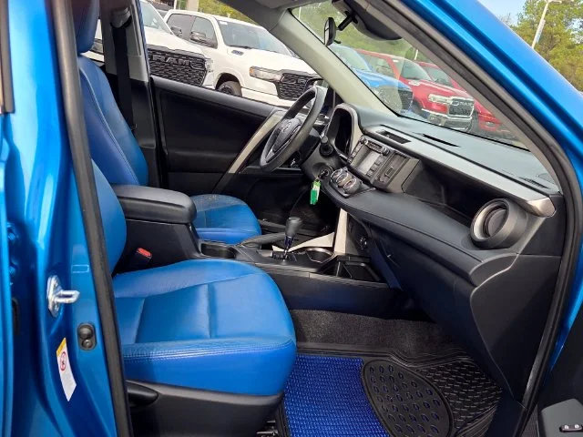 Used 2018 Blue Toyota LE image 17
