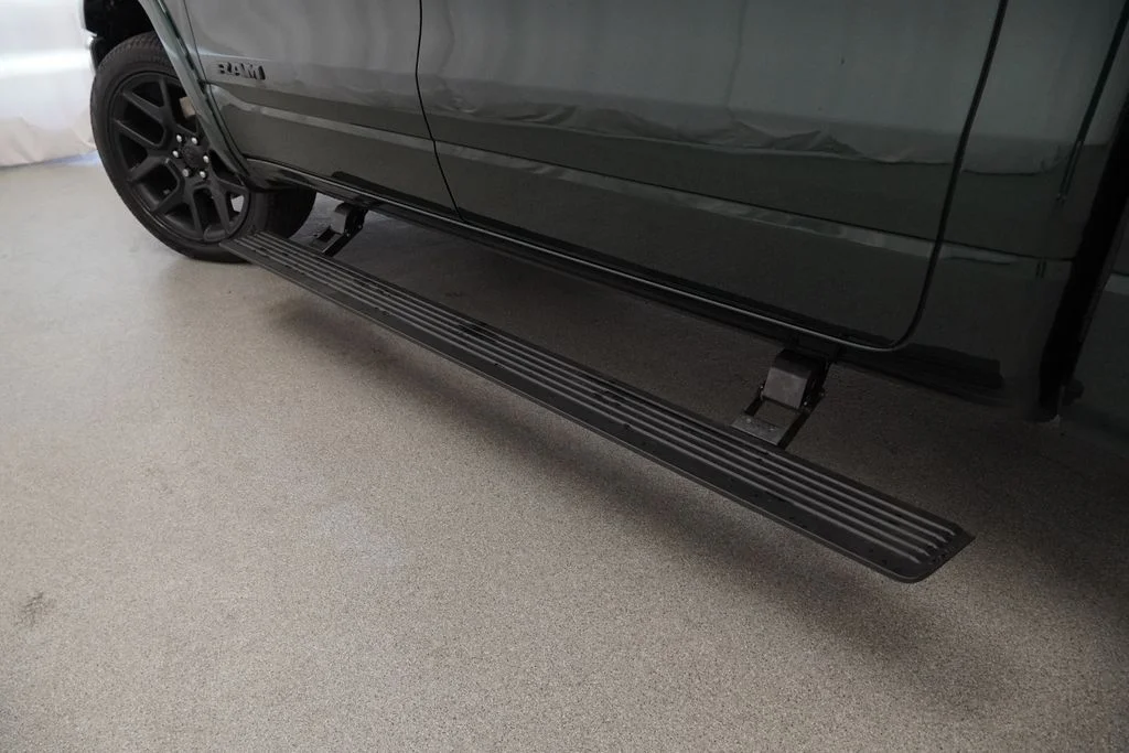 New 2026 Serrano-Green Metallic Exterior Paint RAM Laramie image 32