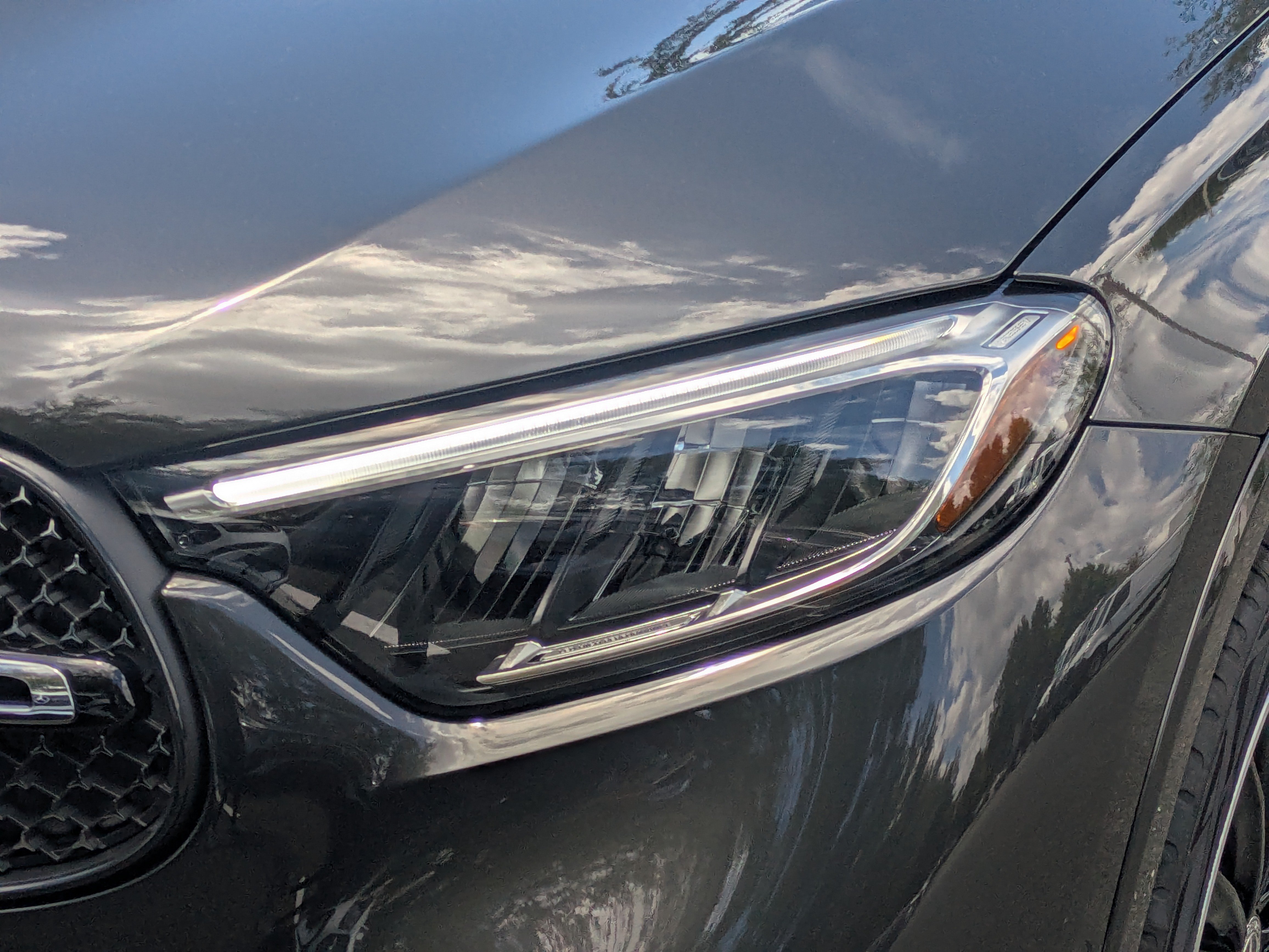 New 2026 Graphite Grey Metallic Mercedes-Benz GLC 300 image 10