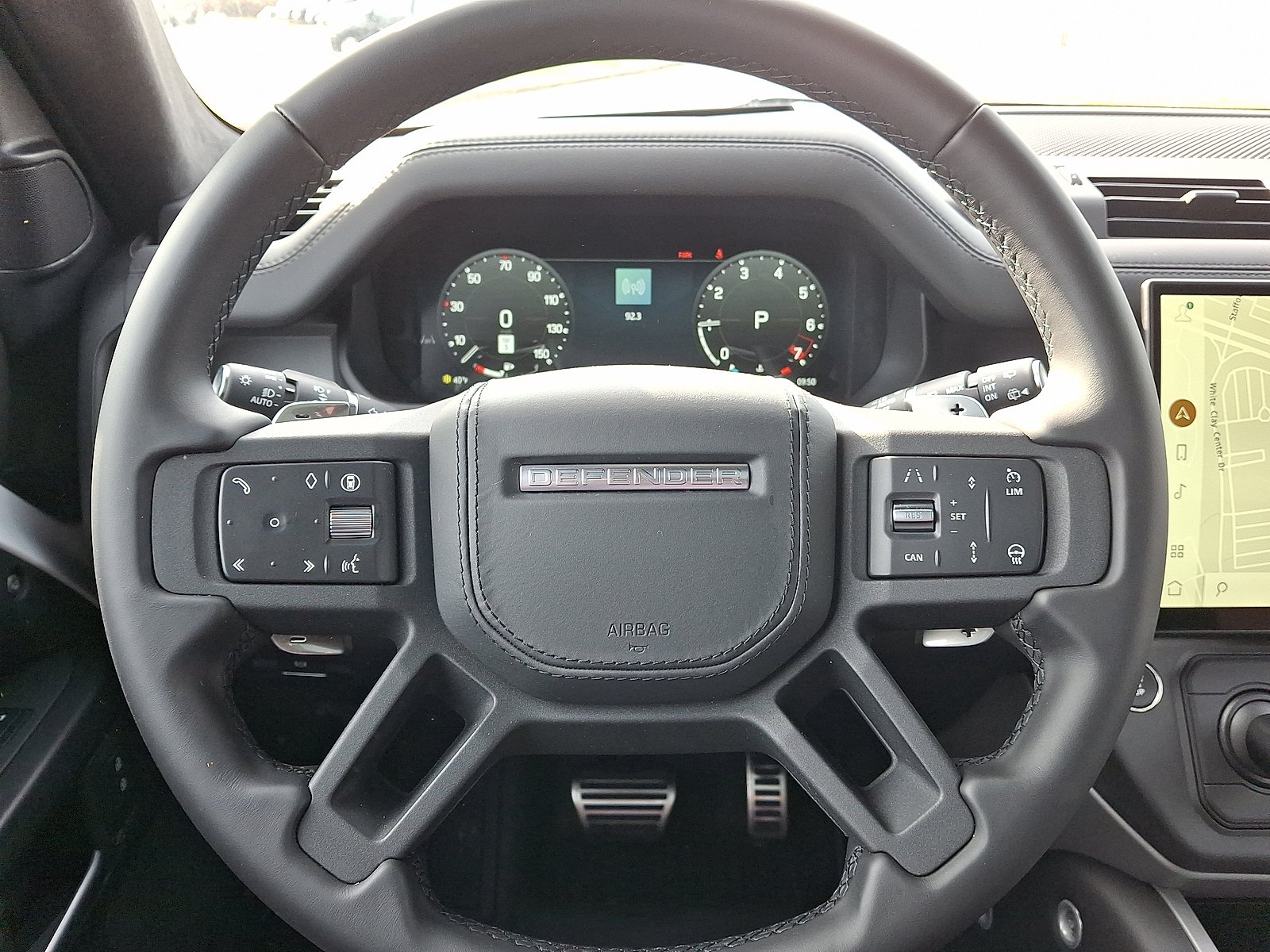 2026 Land Rover Defender V8 - Photo 6