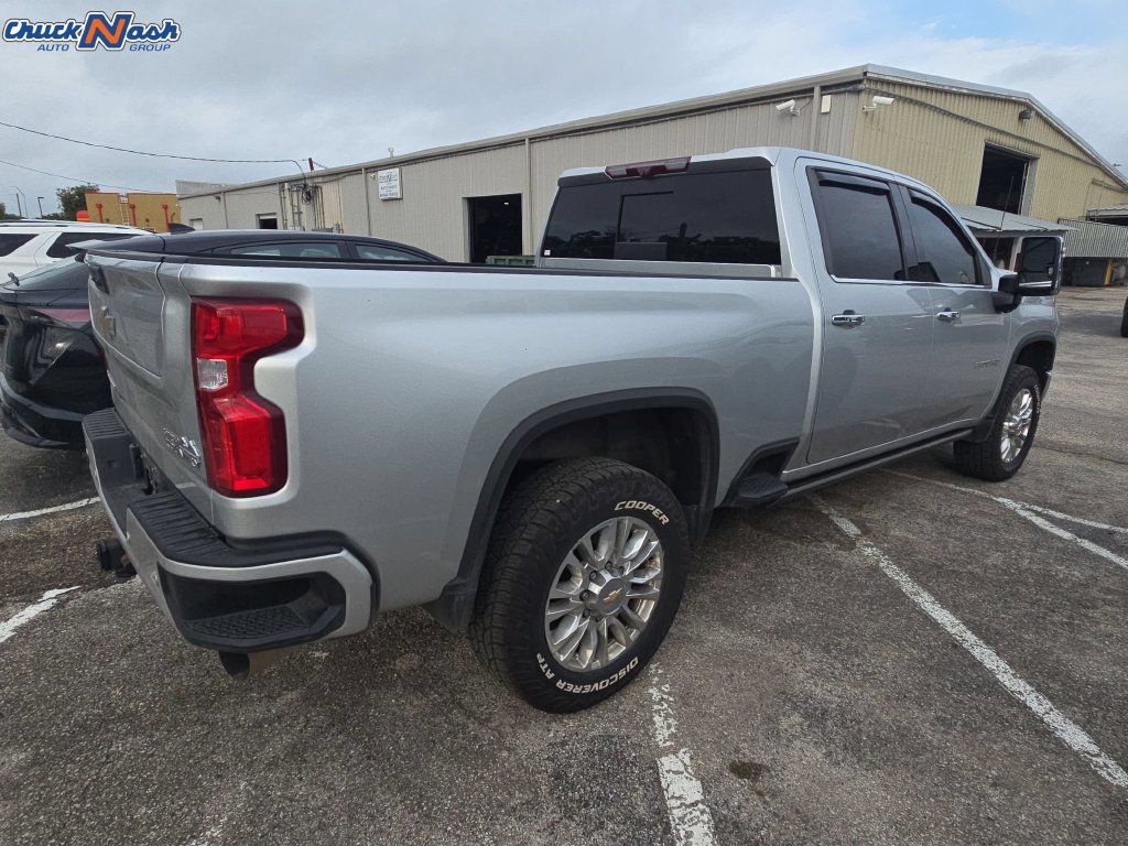 Used 2022 SILVER ICE METALLIC Chevrolet High Country image 5