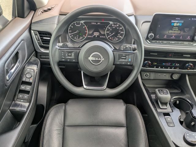 Used 2023 Silver Nissan SV image 31