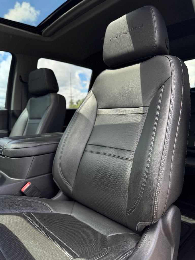 Used 2022 Ebony Twilight Metallic GMC Denali image 32