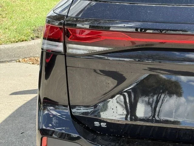 New 2026 Black Volkswagen 2.0T SE image 5
