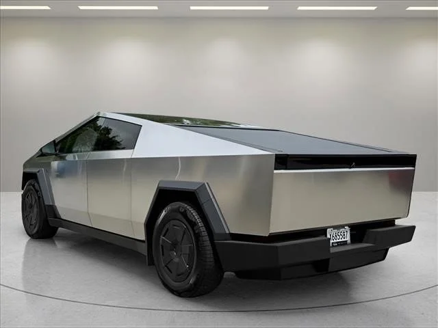 Used 2024  Tesla Base image 7