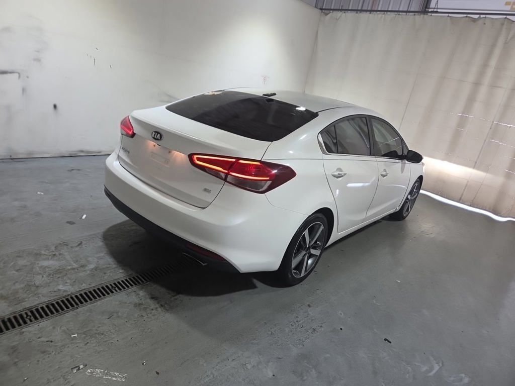 Used 2017 White Kia EX image 6