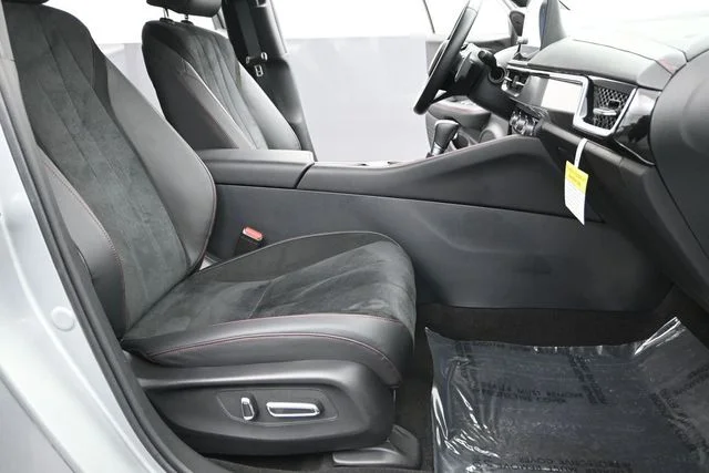 Used 2025 Solar Silver Metallic Acura FWD A-SPEC image 21