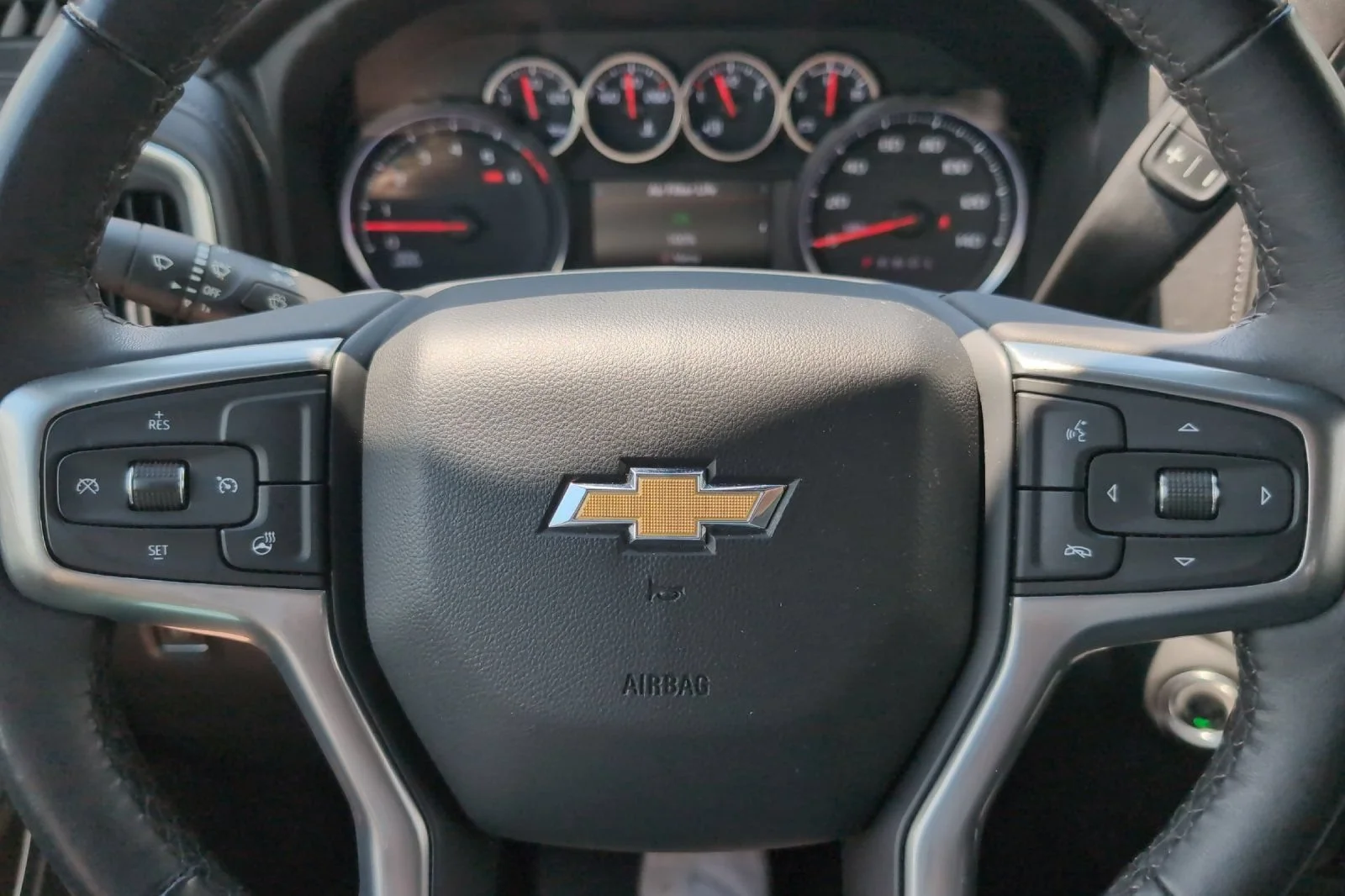 Used 2022 GREENSTONE METALLIC Chevrolet LT image 23