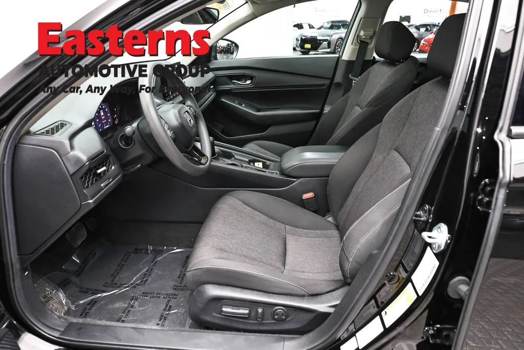 Used 2025 Black Honda SE image 14