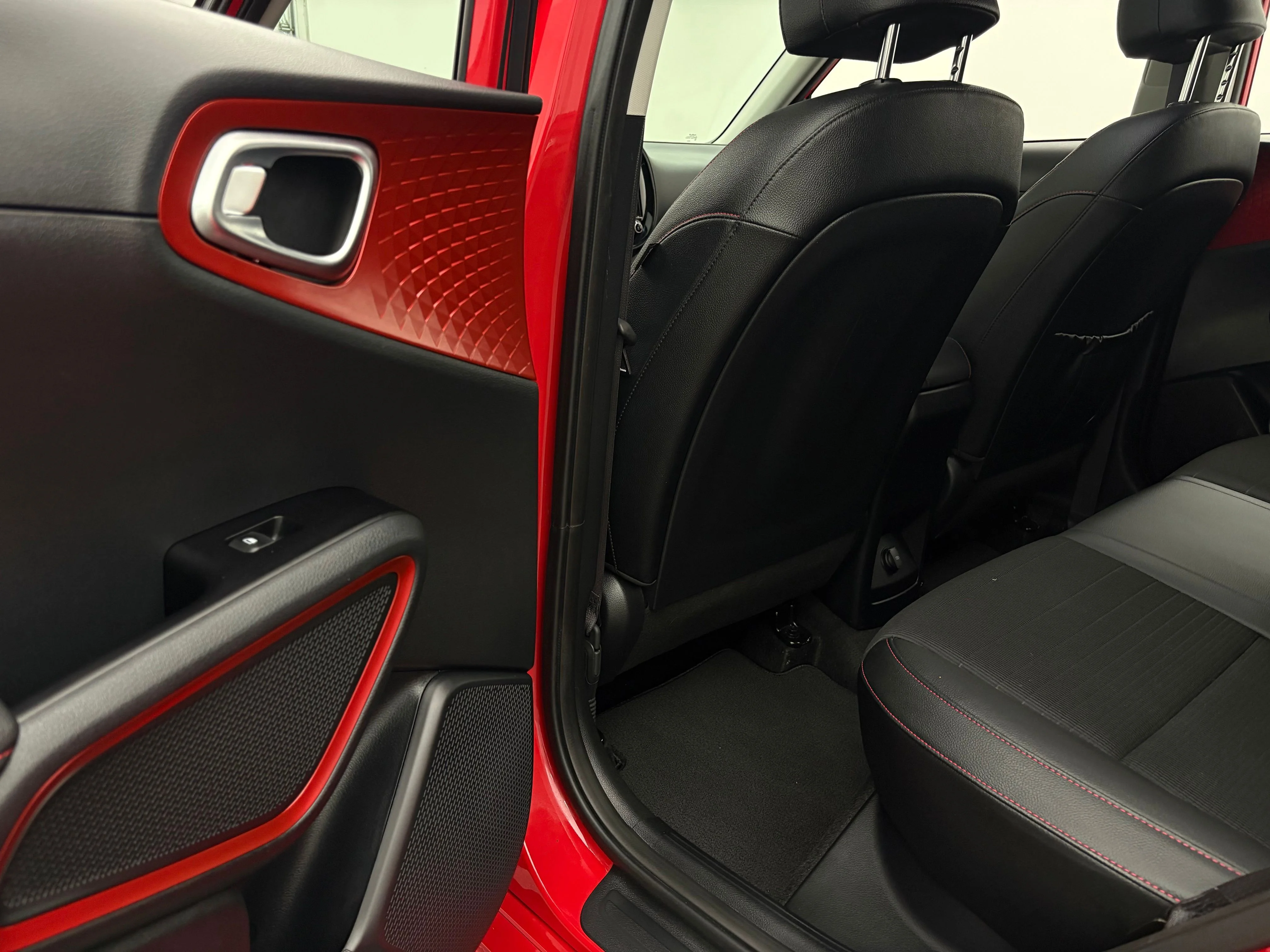 Used 2022 Inferno Red Kia Turbo image 38