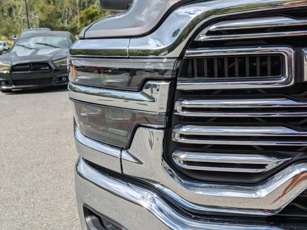 New 2026 Granite Crystal Metallic Clear-Coat Exterior Paint RAM Laramie image 12