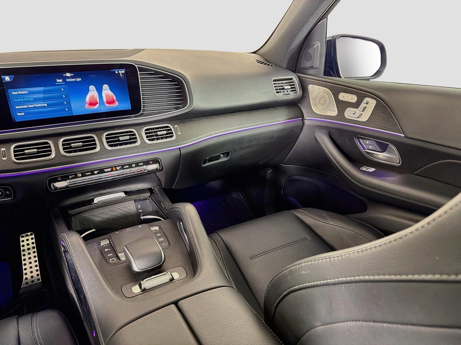 Used 2025 MANUFAKTUR Cardinal Red Metallic Mercedes-Benz GLE 580 image 25