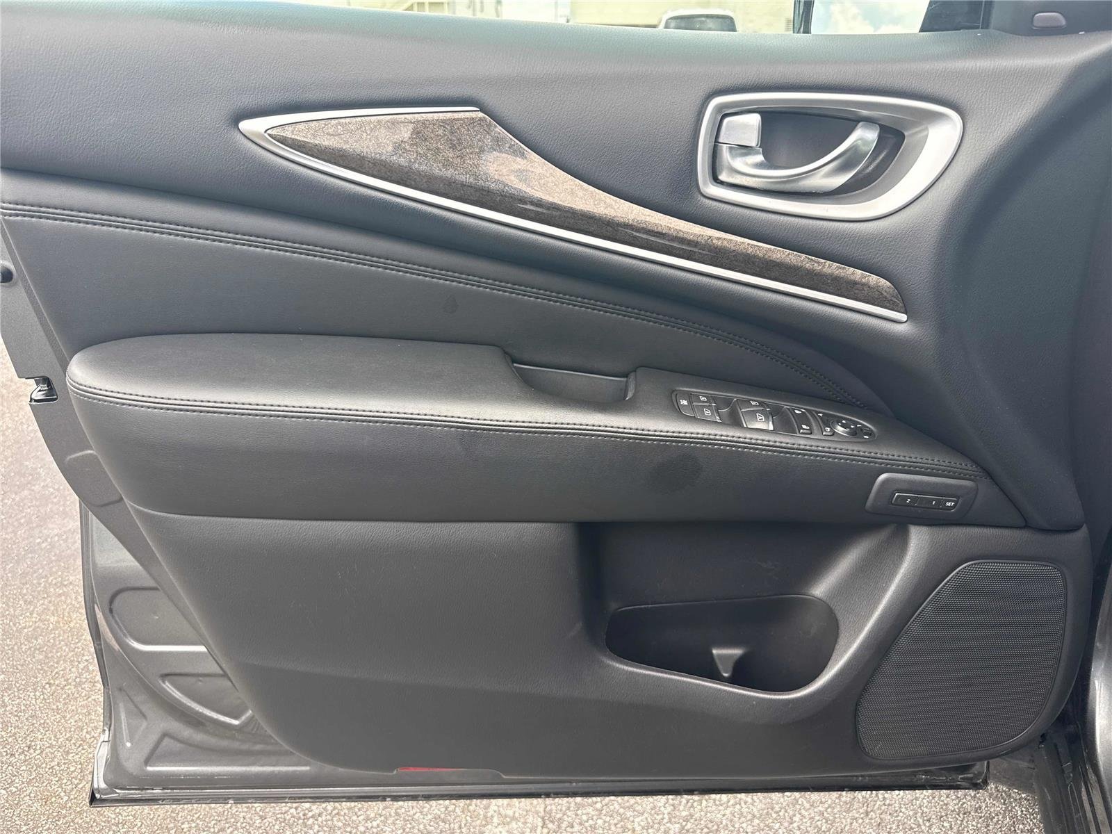 Used 2015 Graphite Shadow INFINITI  image 10
