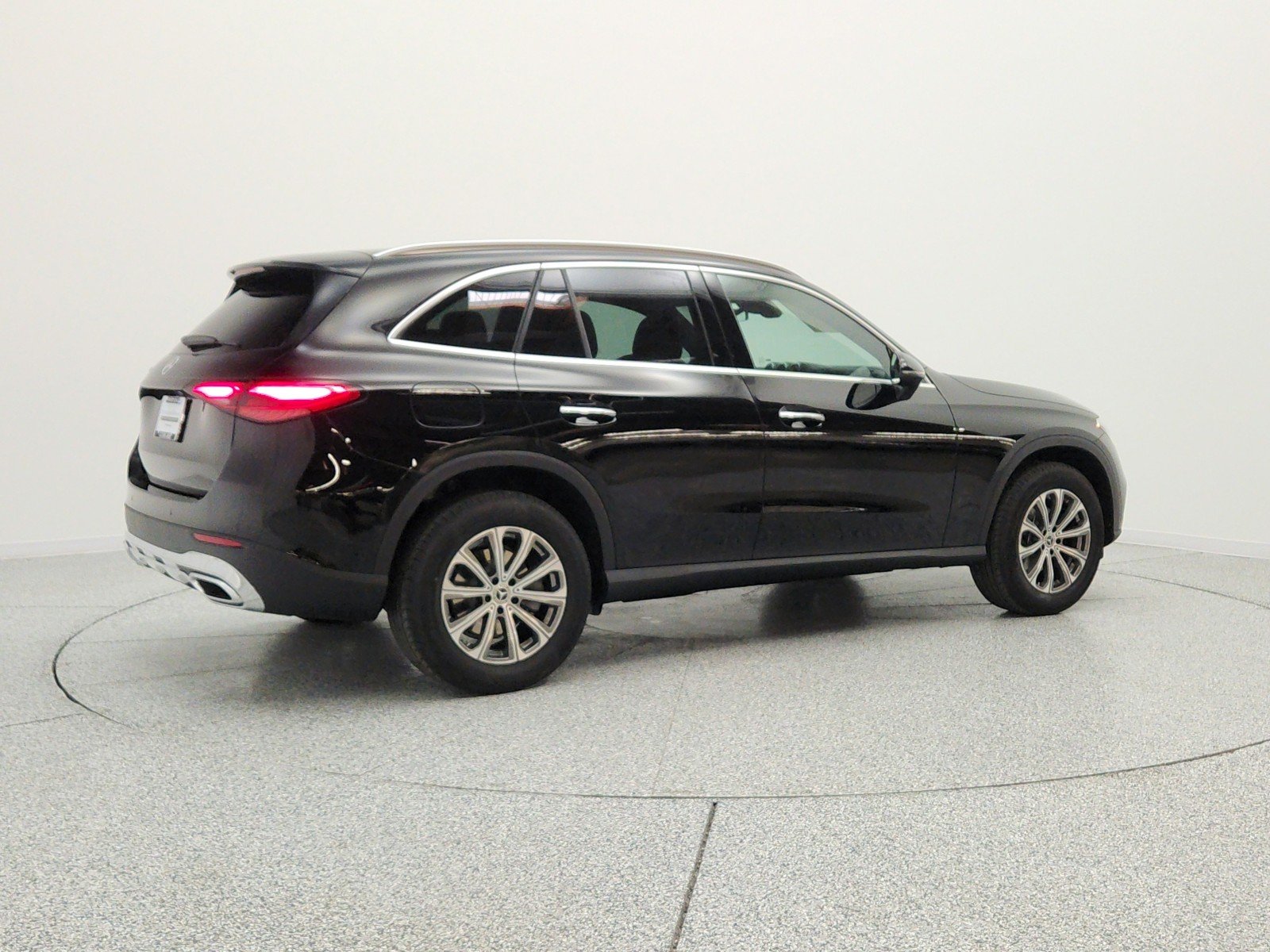 New 2026 Black Mercedes-Benz GLC 300 SUV image 5