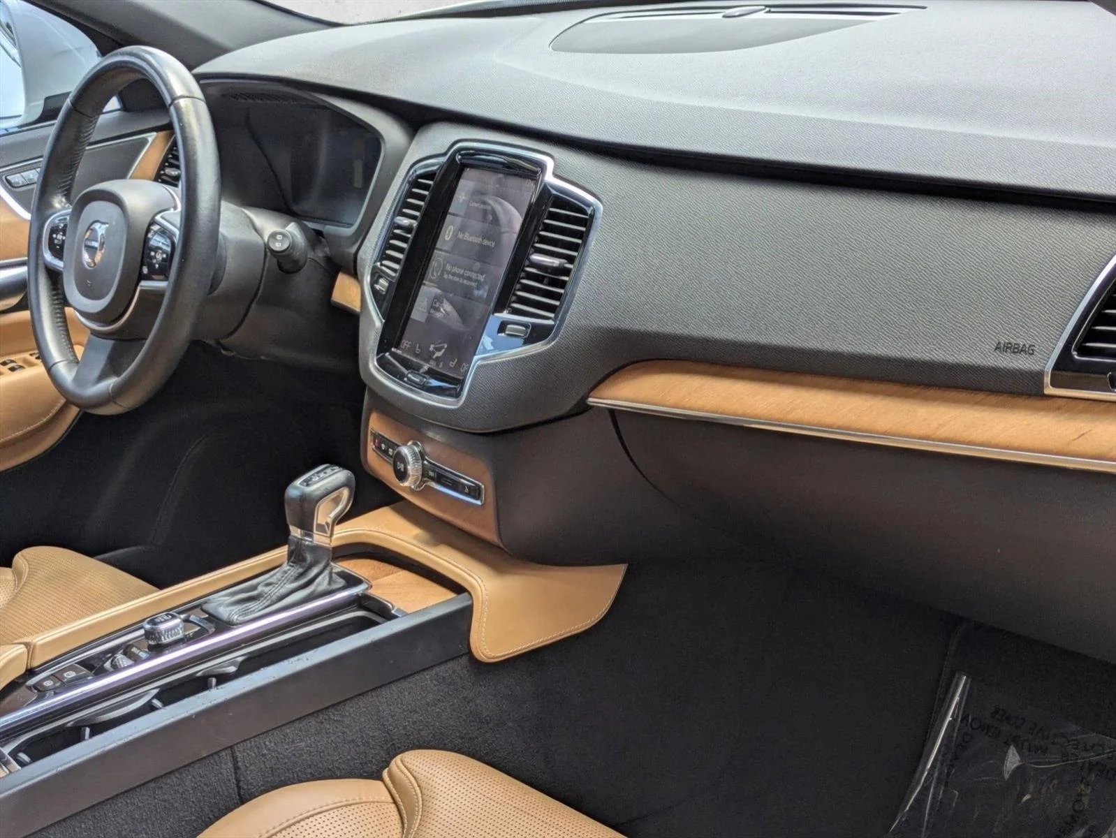 Used 2018 White Volvo Inscription image 20