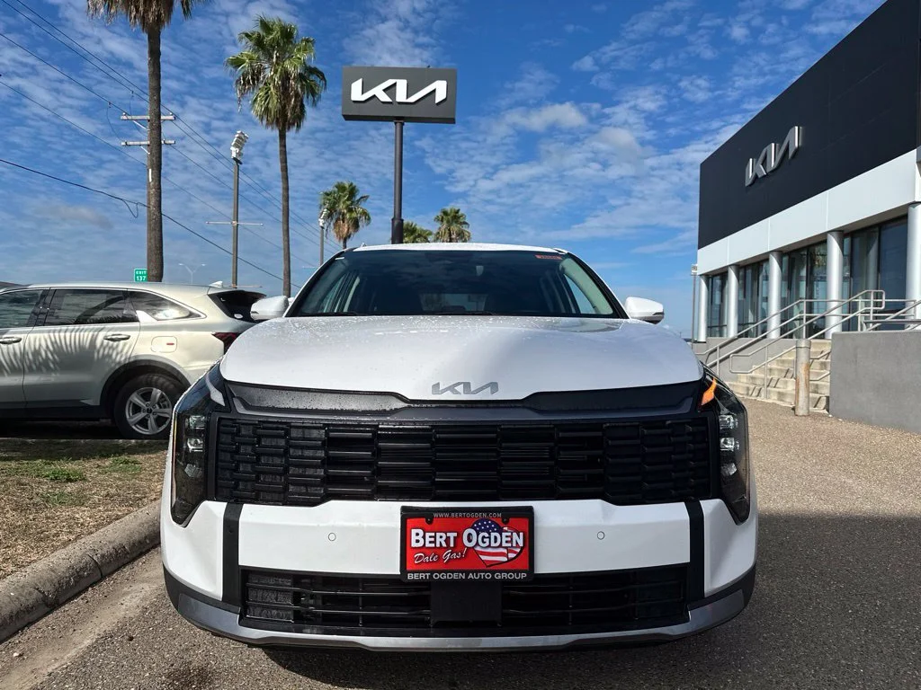 New 2027 White Kia LX image 2