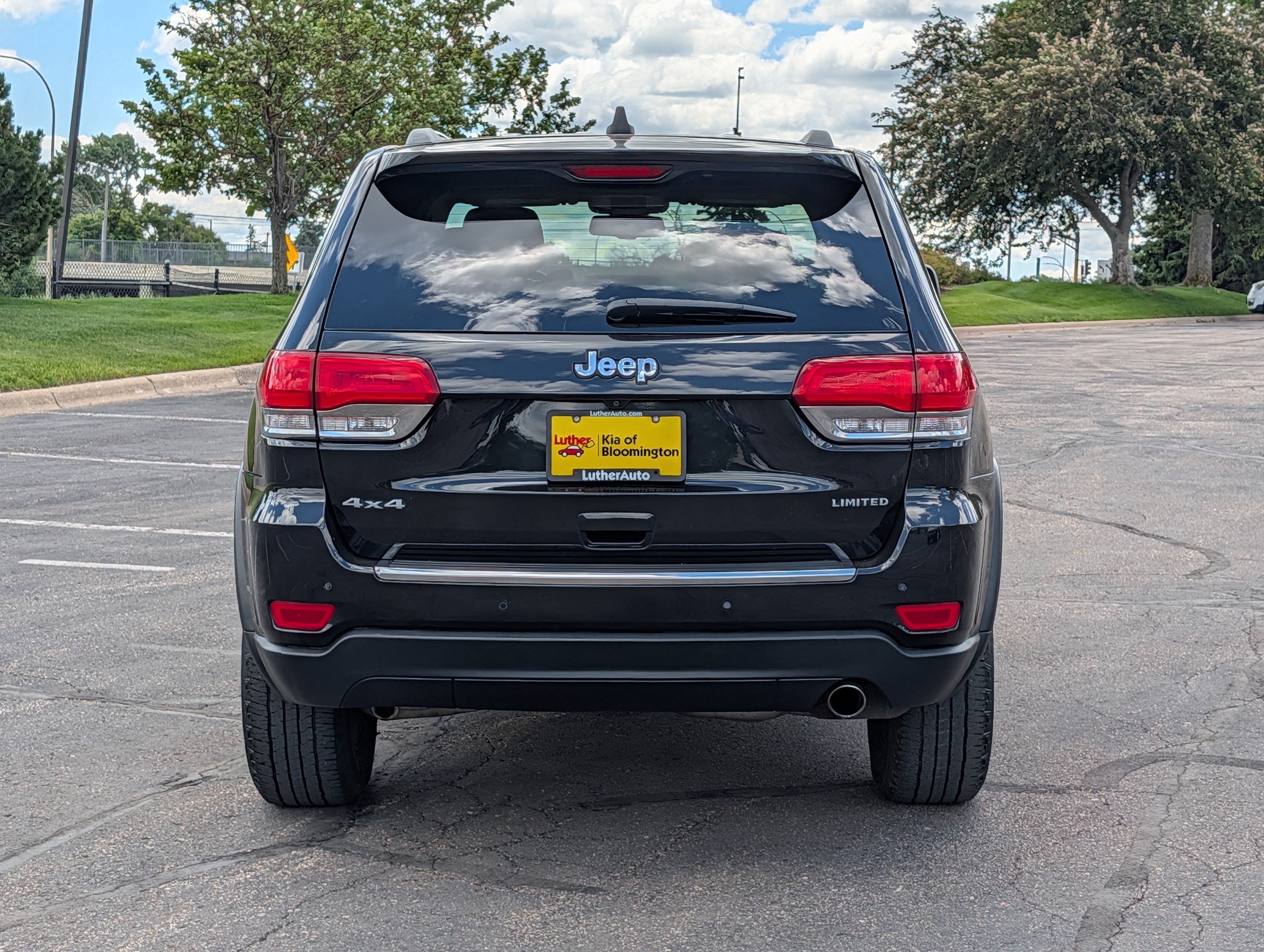 Used 2015 Brilliant Black Crystal Pearlcoat Jeep Limited image 6