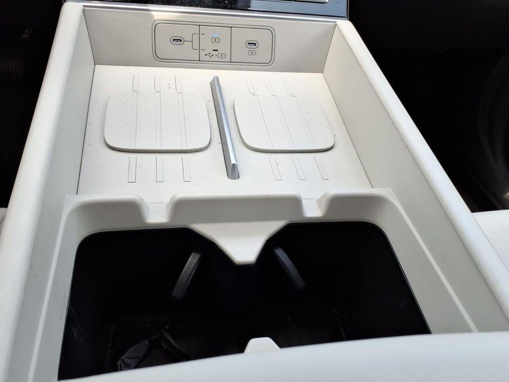New 2026 White Hyundai SE image 23