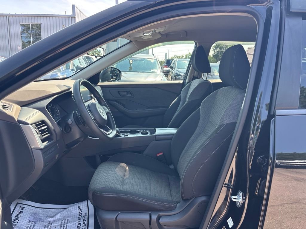 Used 2021 Black Nissan S image 18
