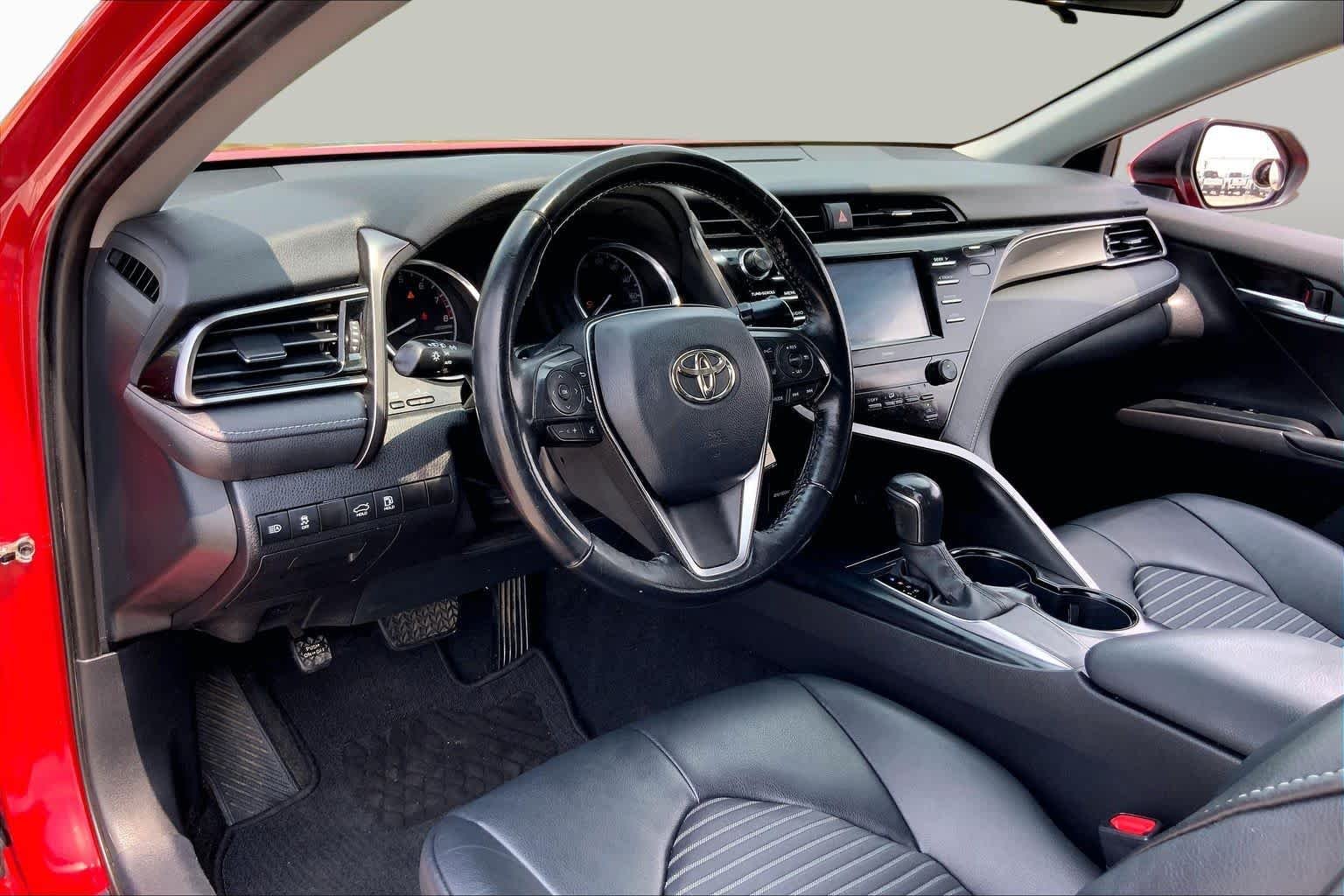 Used 2020 Supersonic Red Toyota SE image 17