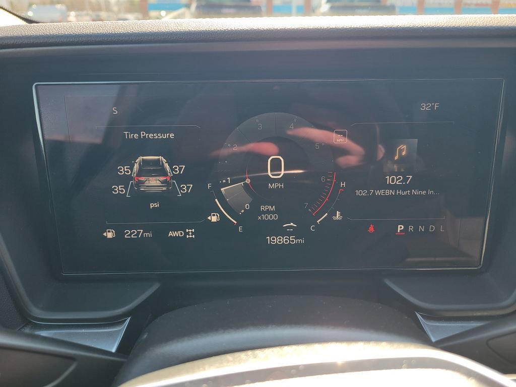 2025 GMC TERRAIN - Image 12