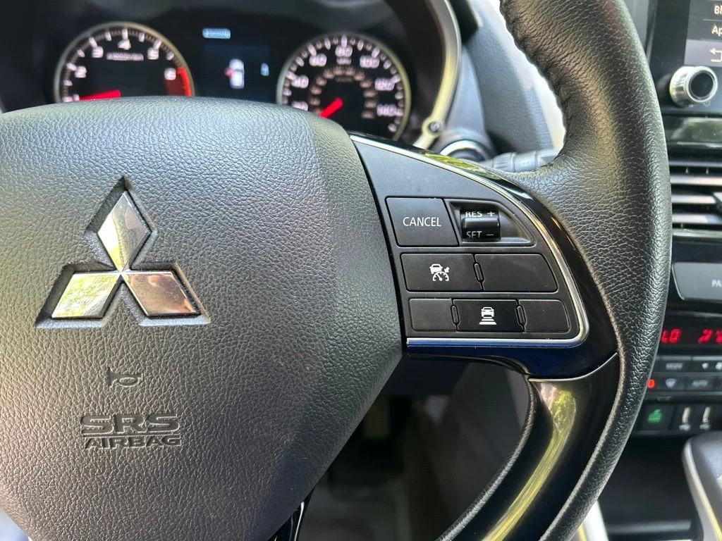 Used 2024 Silver Mitsubishi SE image 21