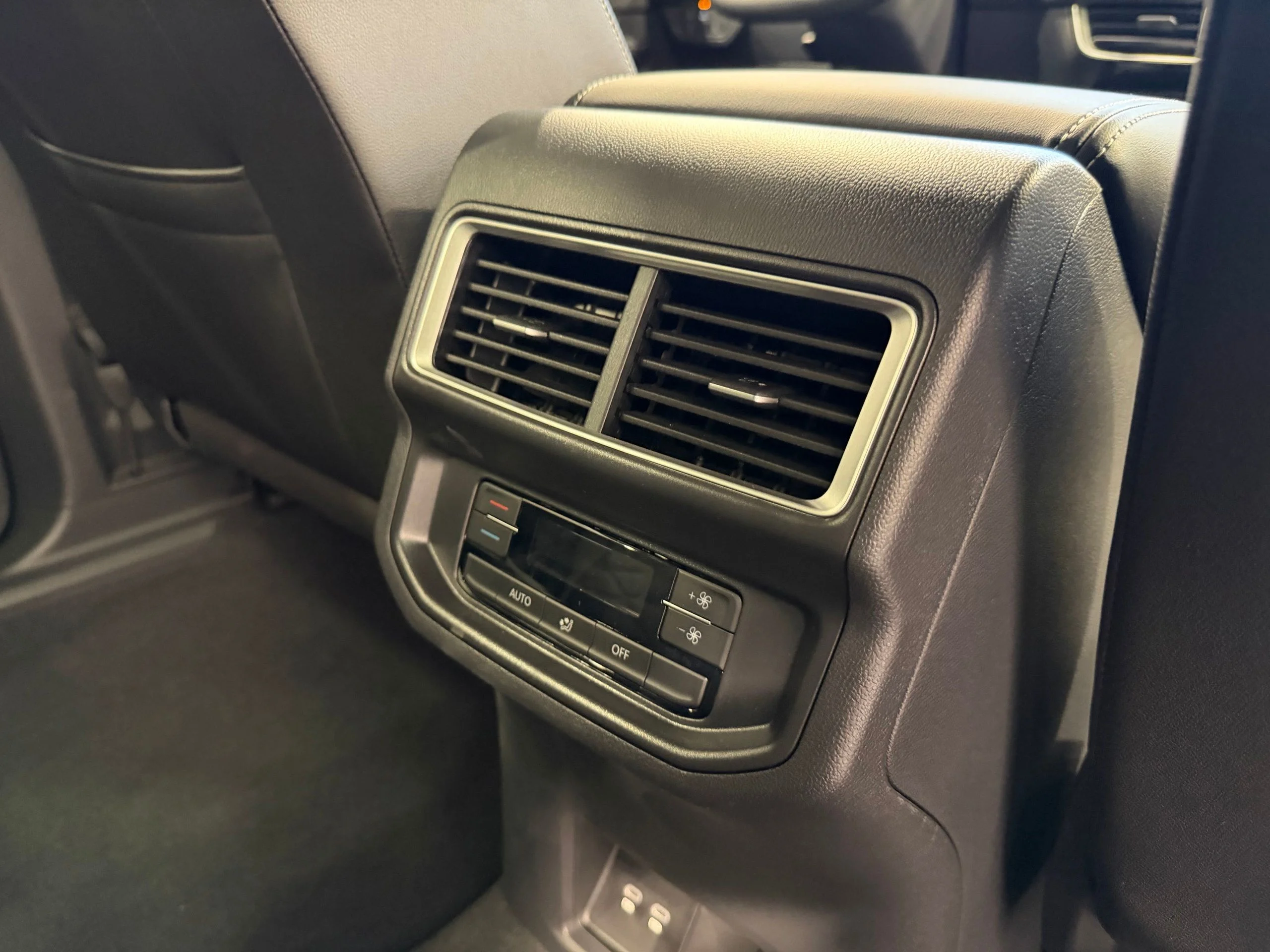 2026 Volkswagen Atlas SE w/Tech - Photo 47