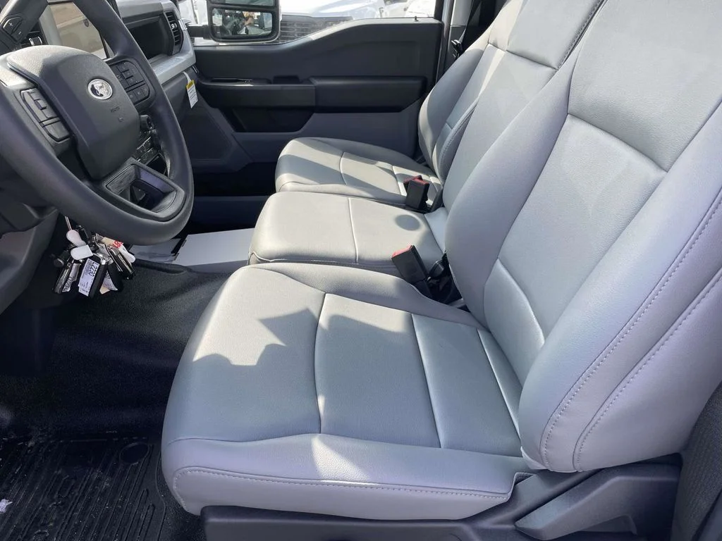 New 2026 Oxford White Ford F-450® XL image 13