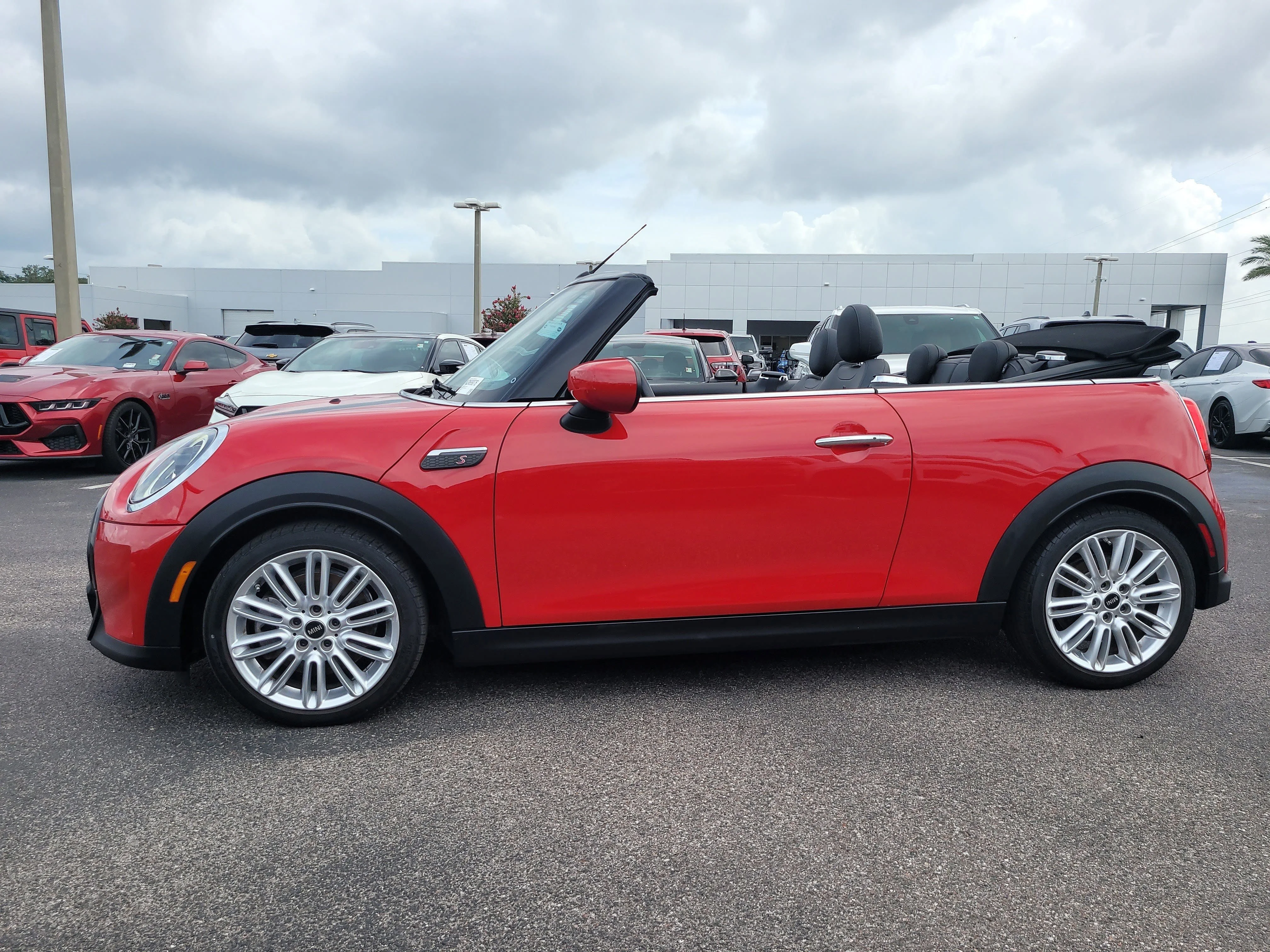 Used 2022 Chili Red MINI Cooper S image 8