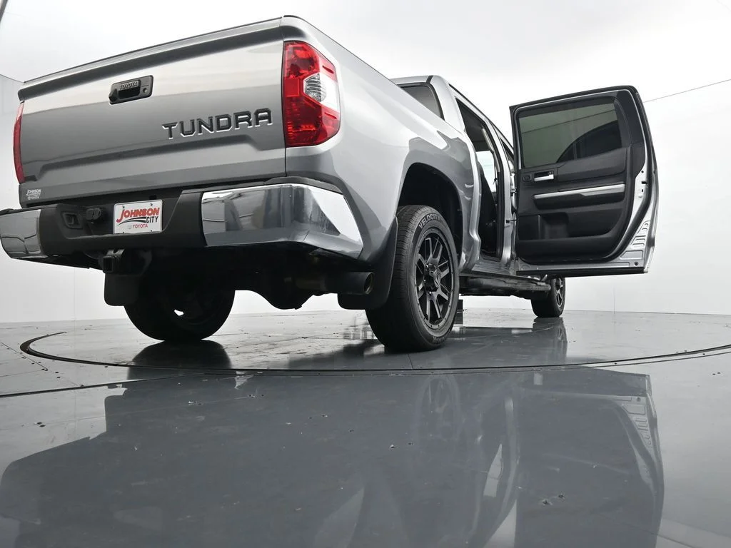 Used 2021 Silver Toyota SR5 image 41