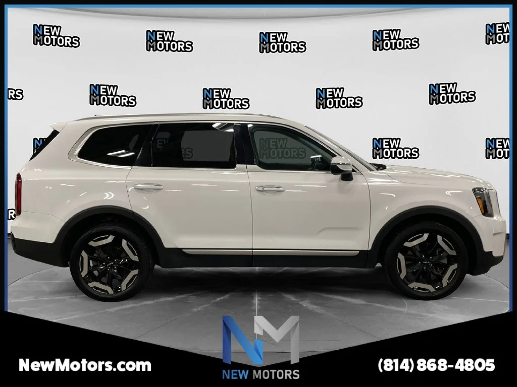Used 2023 White Pearl Kia S image 6