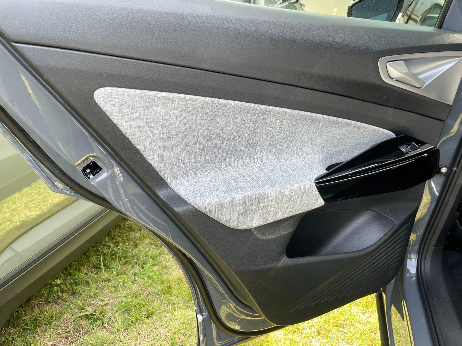 New 2026 Pure Gray Volkswagen Pro image 32