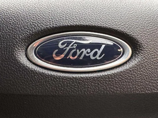 Used 2023 Oxford White Ford Active image 18